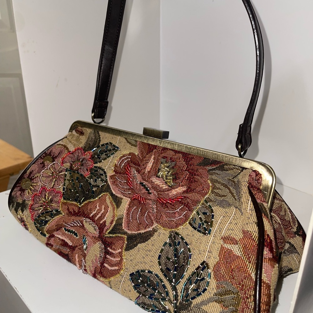 *SOLD* Vintage Floral Beaded Tapestry Handbag Purse Dr Handbag Antique Brass